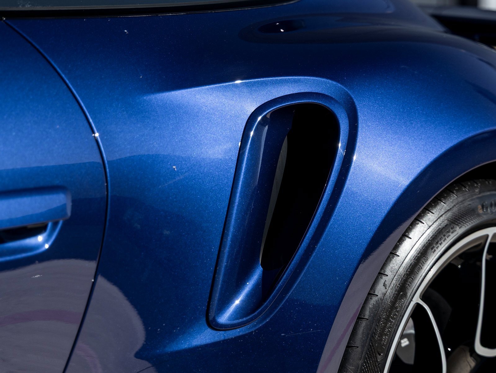 Certified 2024 Porsche 911 Turbo S w/ 911 Turbo Sportdesign Package image 16