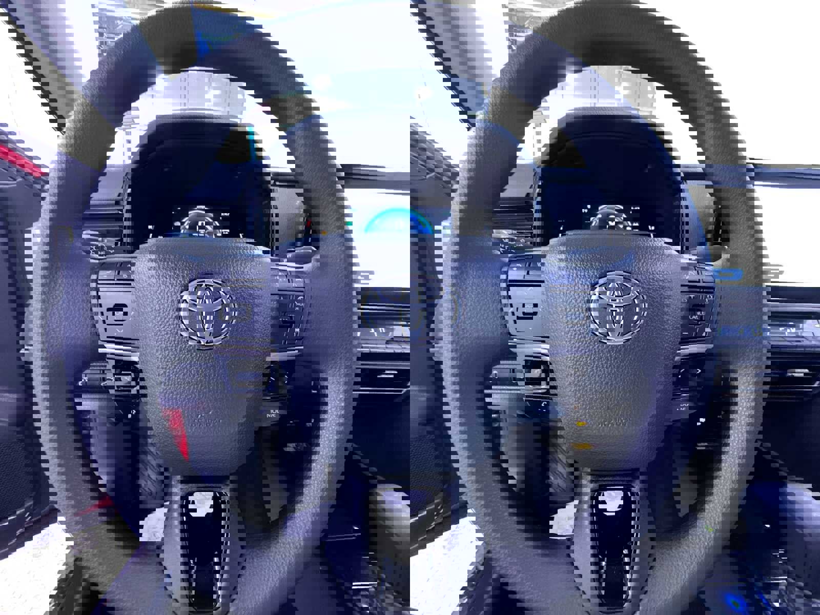 Used 2025 Toyota Camry LE image 15