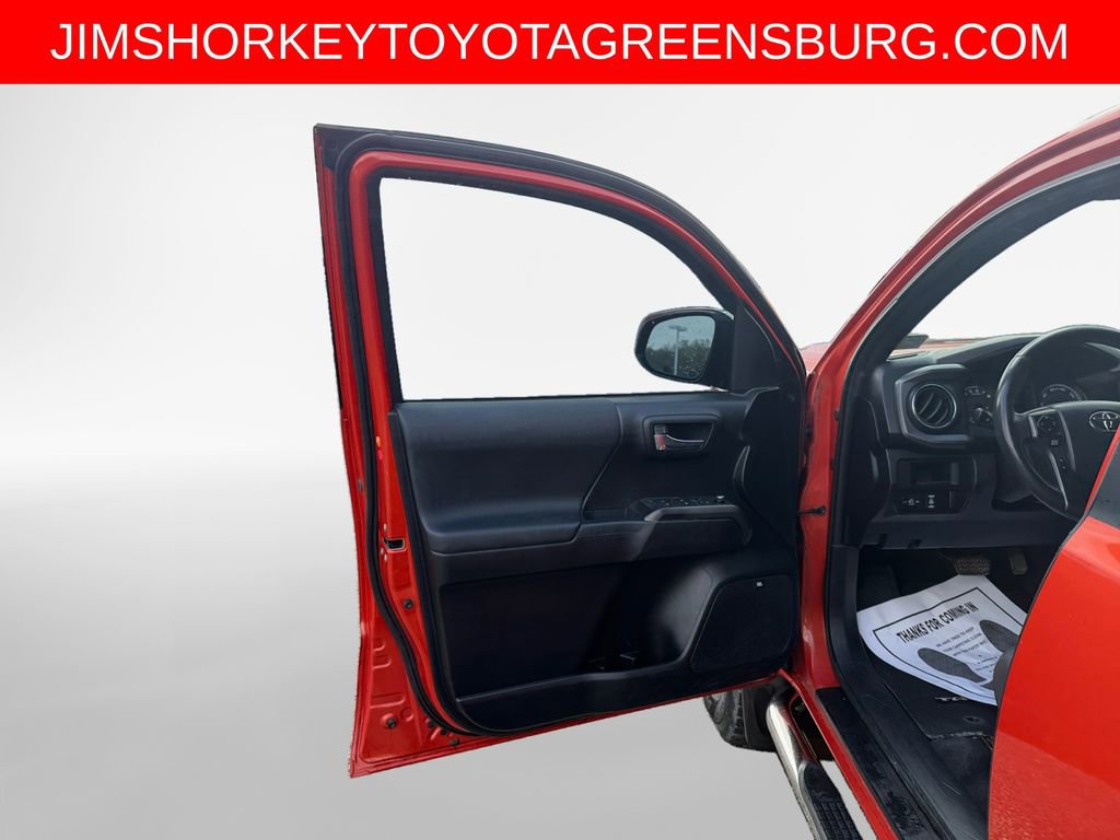 Used 2016 Toyota Tacoma TRD Off-Road AWD/4WD image 14