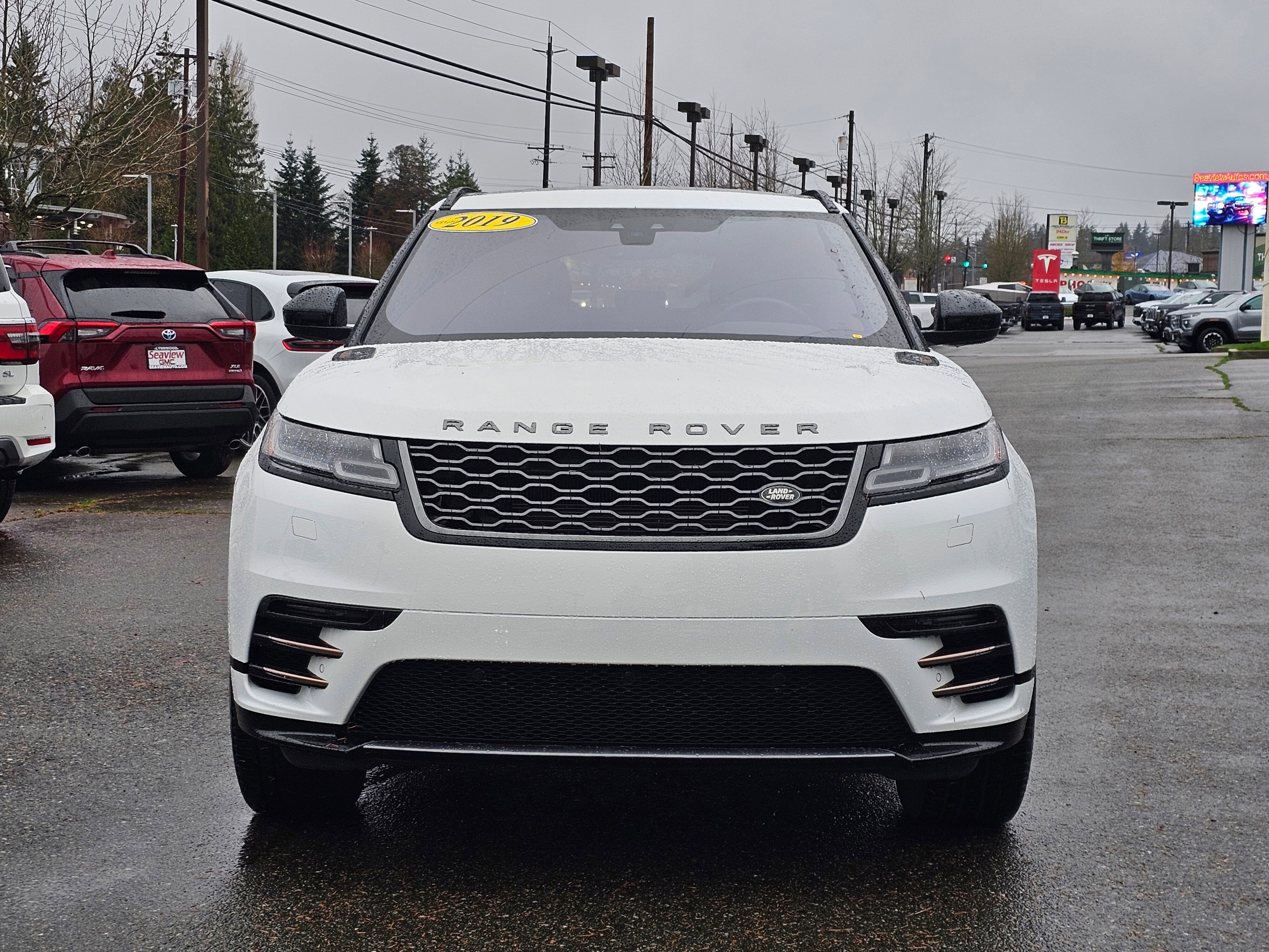 Used 2019 Land Rover Range Rover Velar R-Dynamic SE image 2