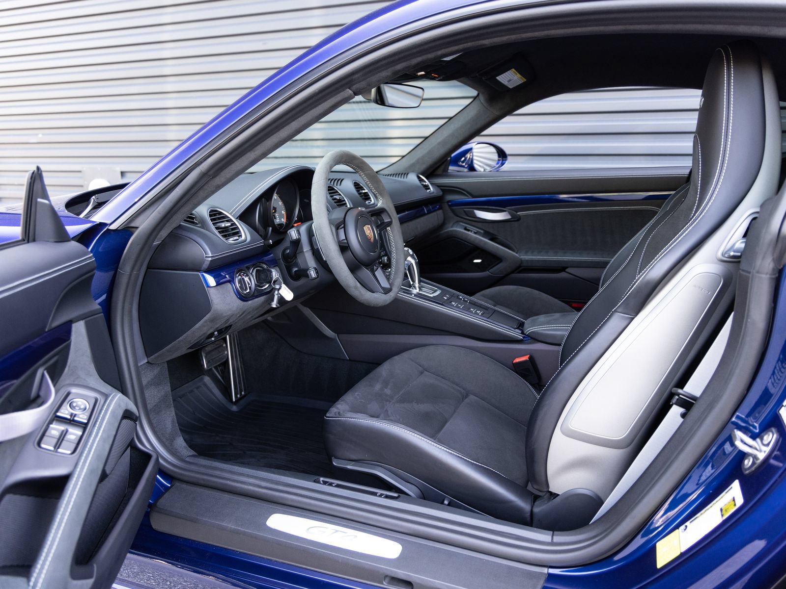 Certified 2021 Porsche 718 Cayman GT4 RWD image 23