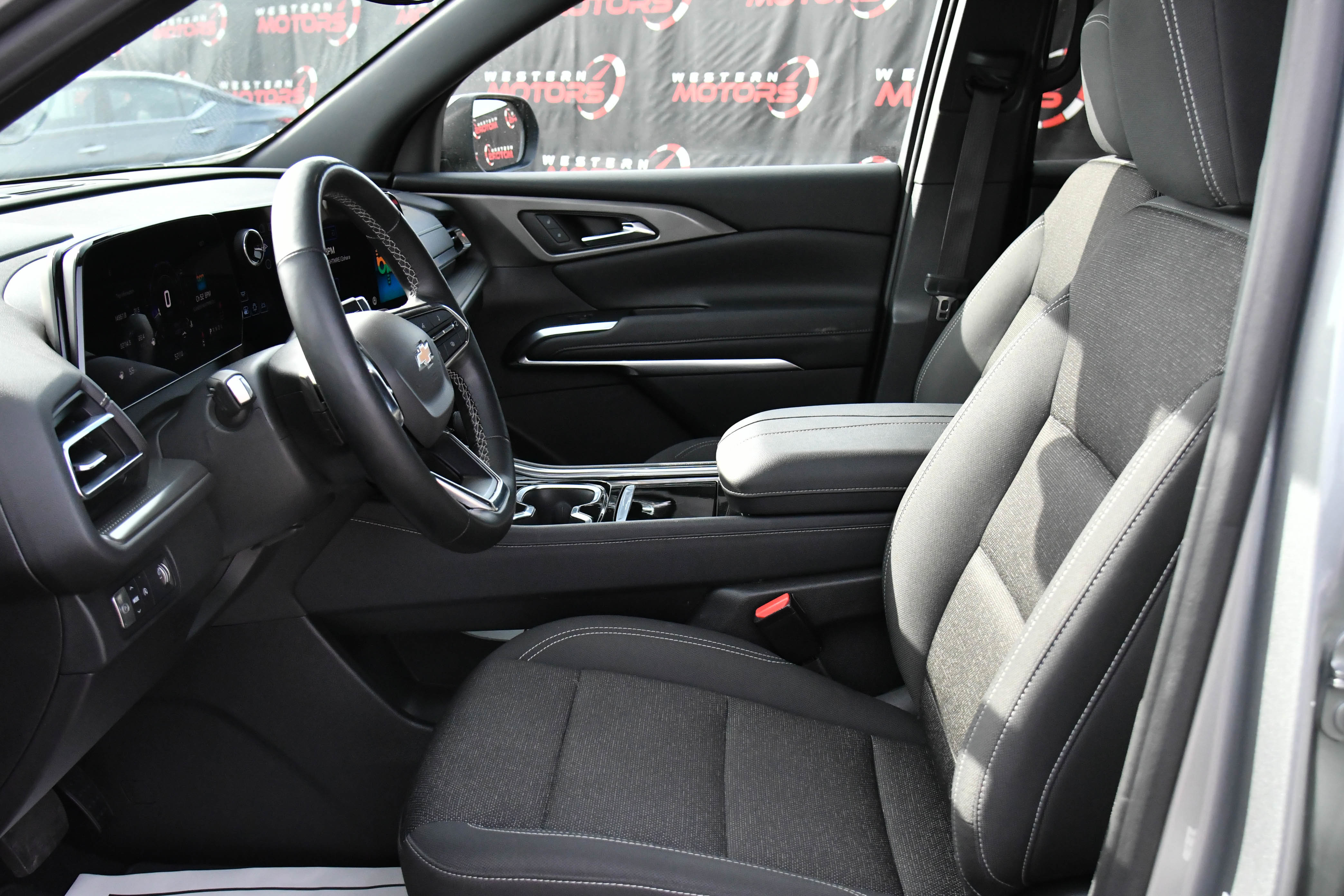 Used 2024 Chevrolet Traverse LT image 18