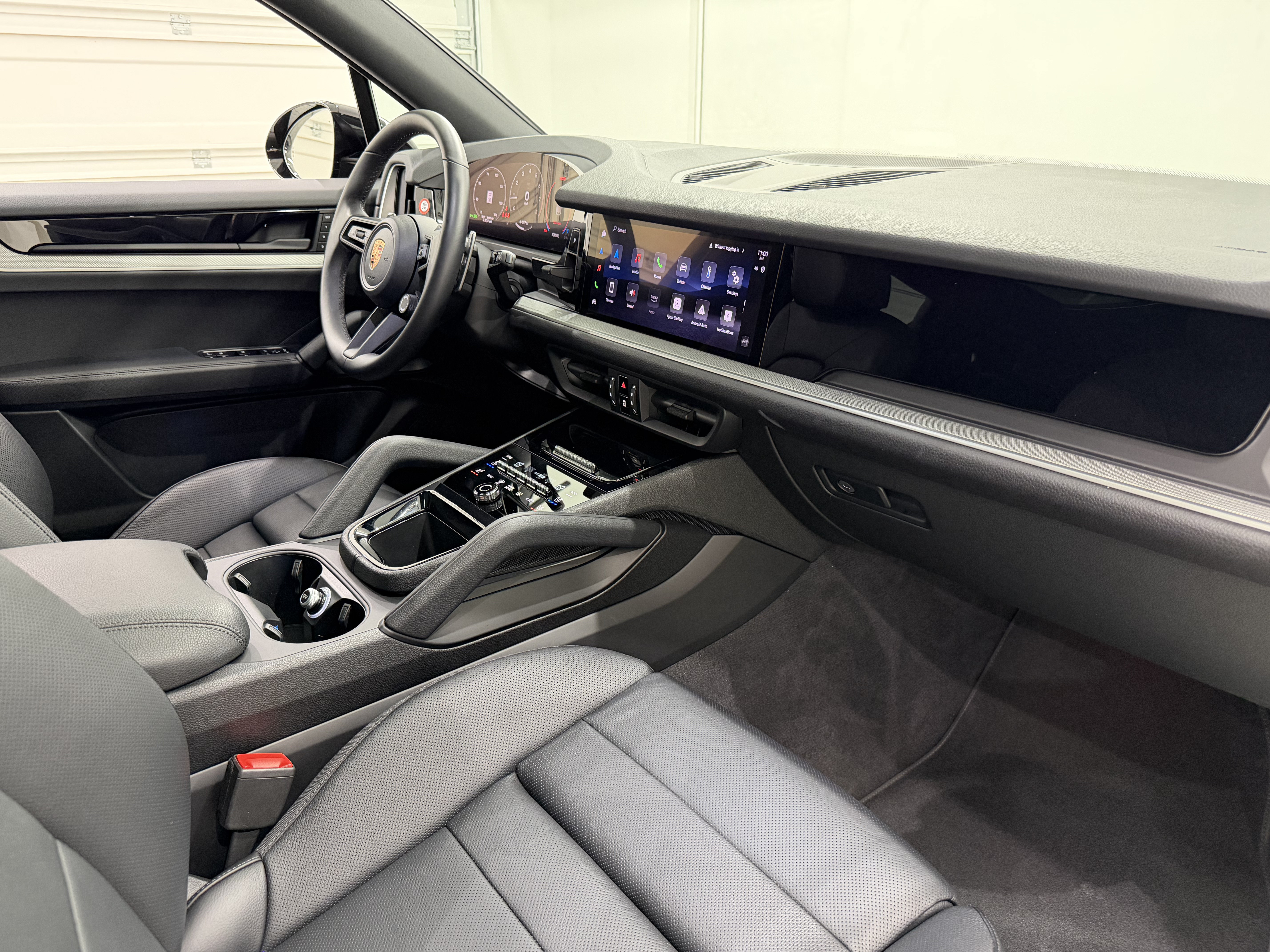 Certified 2026 Porsche Cayenne AWD/4WD image 24