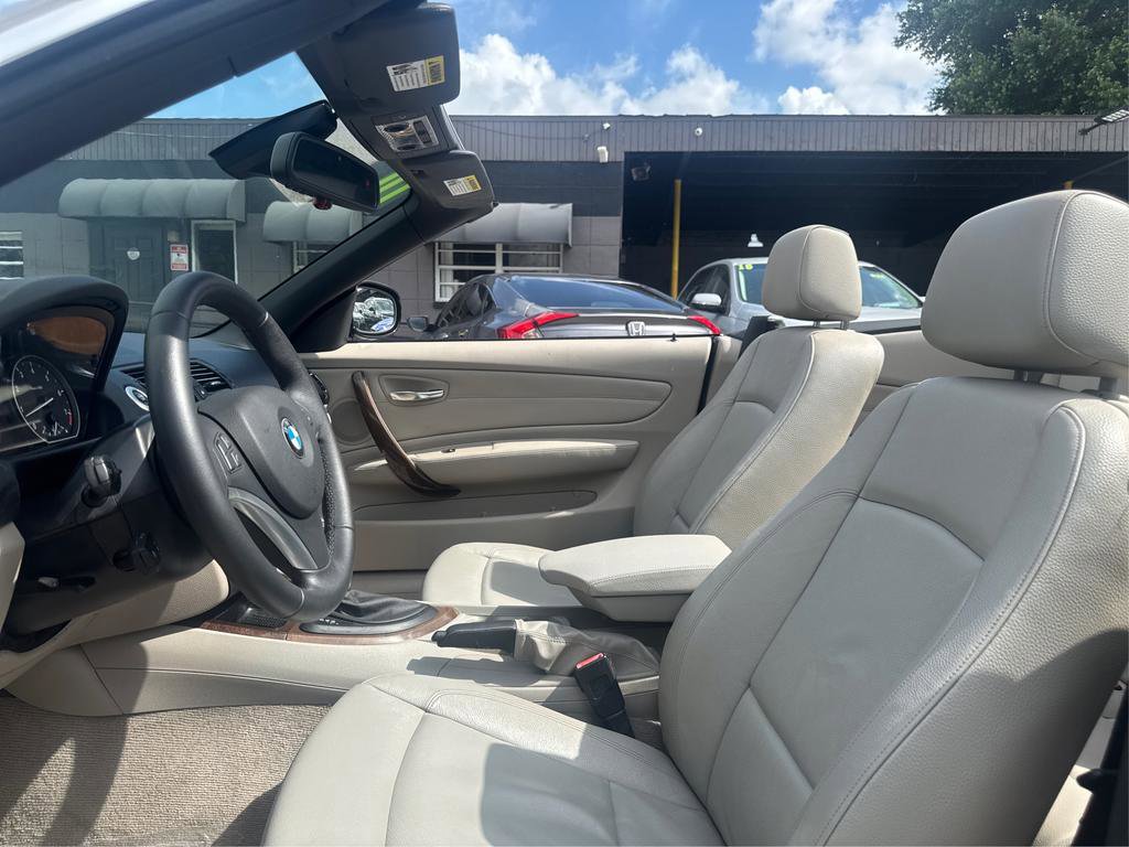 Used 2010 BMW 128i Convertible RWD image 9