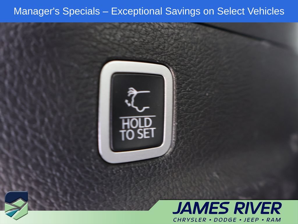 Used 2024 Jeep Grand Wagoneer L Series III AWD/4WD image 18