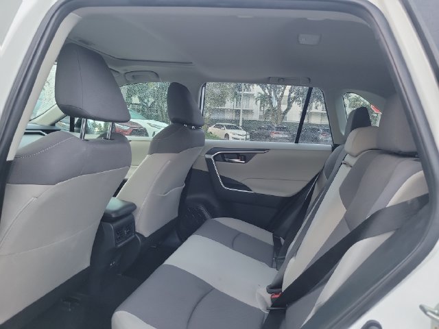 Used 2025 Toyota RAV4 XLE AWD/4WD image 8