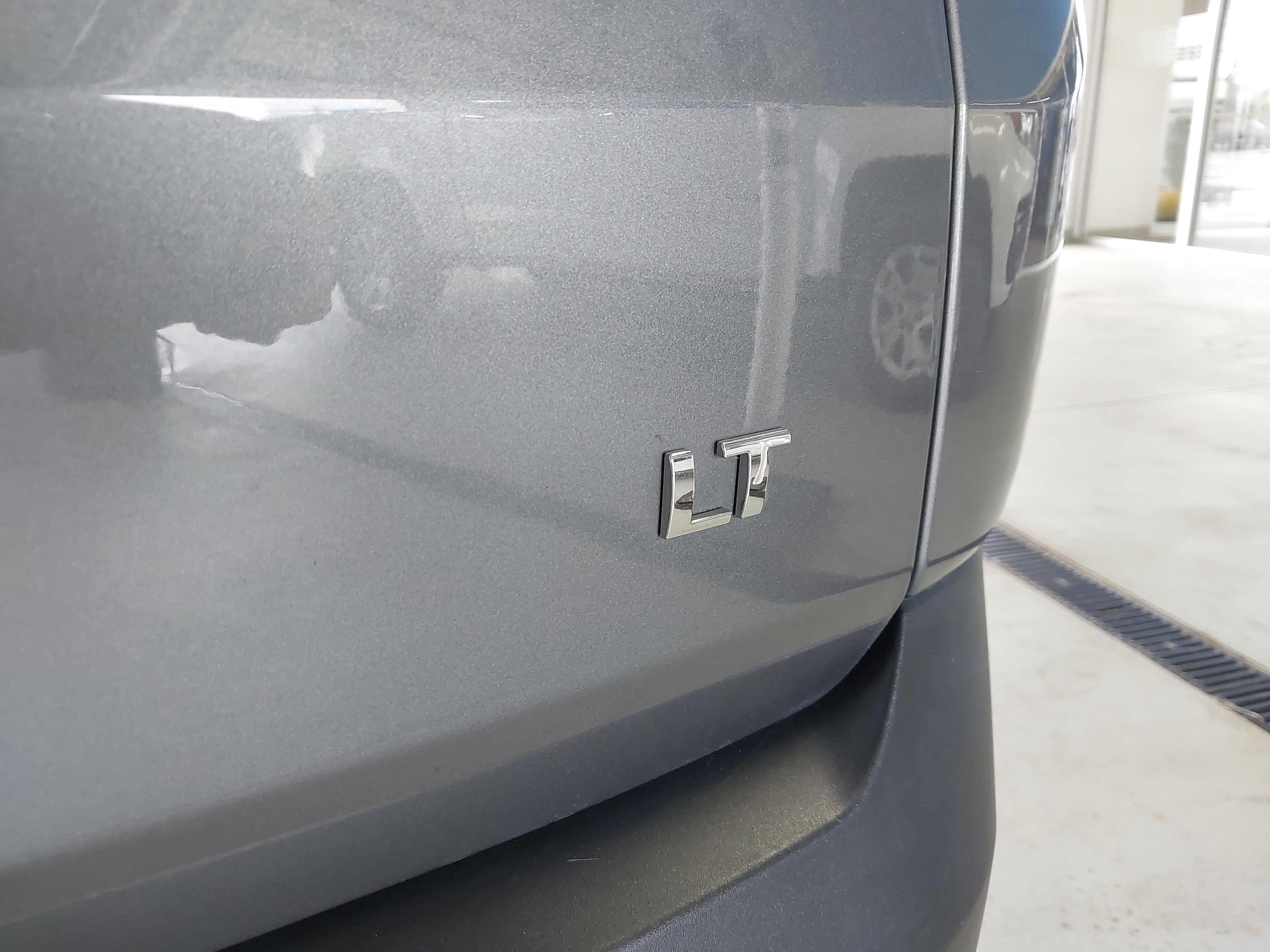 Used 2020 Chevrolet Traverse LT FWD image 33