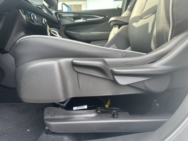 New 2025 Chevrolet TrailBlazer LT w/ LT Cold Weather Package image 17