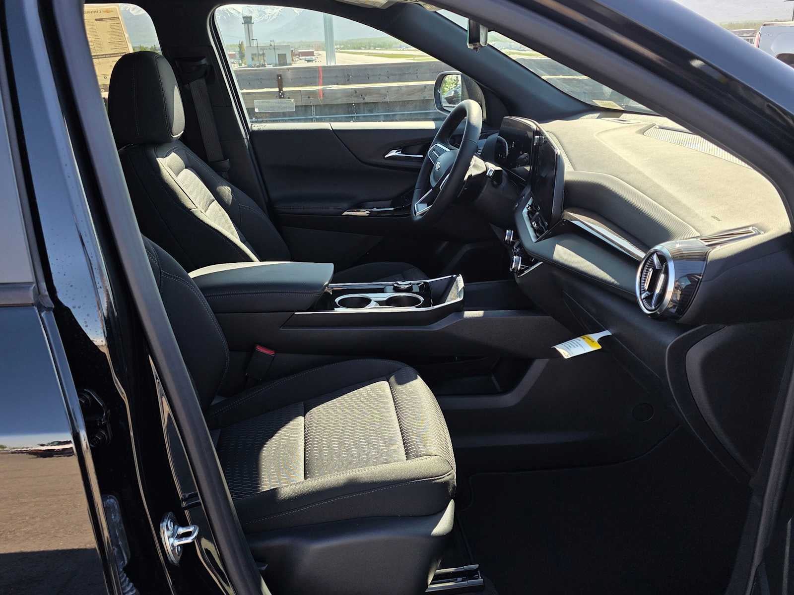 New 2026 Chevrolet Equinox LT w/ Safety and Technology Package AWD/4WD image 10