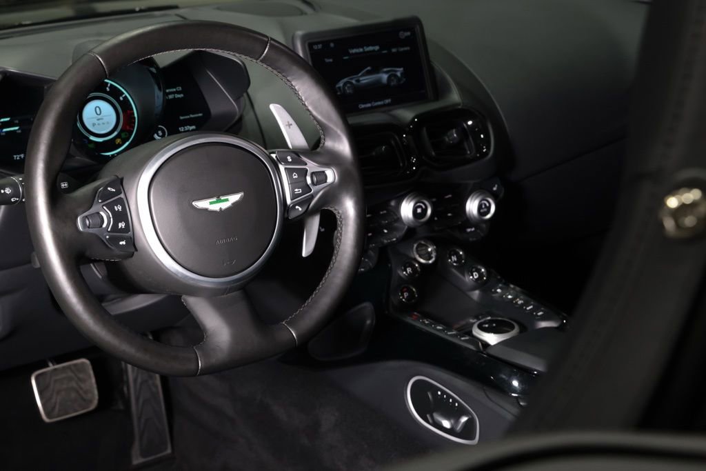 Used 2022 Aston Martin V8 Vantage Roadster image 18