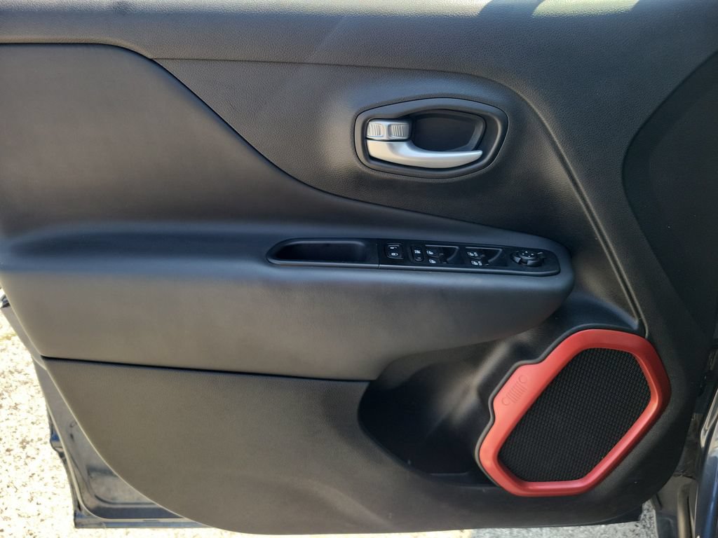 Used 2023 Jeep Renegade Trailhawk w/ Sun/Sound Group AWD/4WD image 18