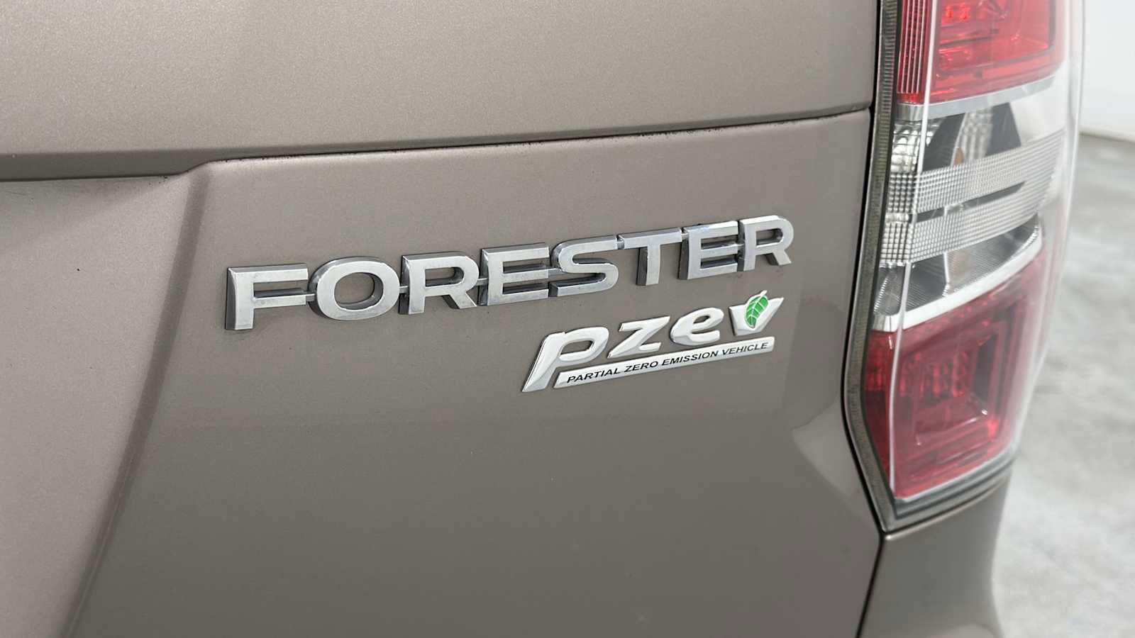 Used 2015 Subaru Forester 2.5i Limited AWD/4WD image 29