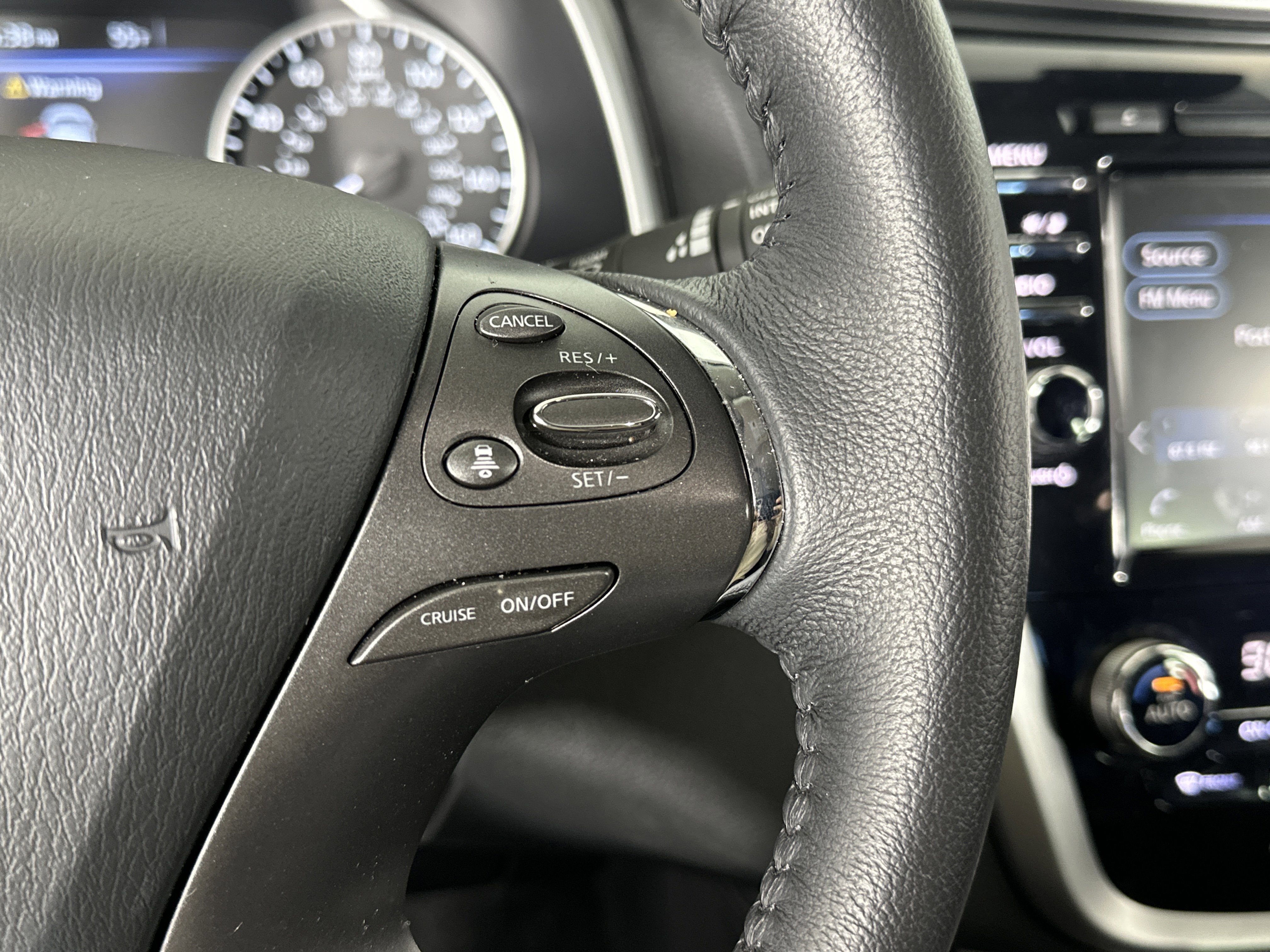 Used 2024 Nissan Murano SV w/ SV Midnight Edition Package image 27