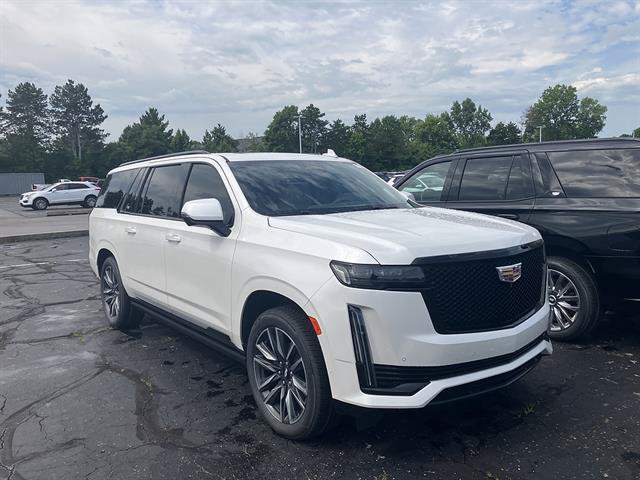 Certified 2024 Cadillac Escalade ESV Sport Platinum w/ Heavy-Duty Trailer Package AWD/4WD image 2