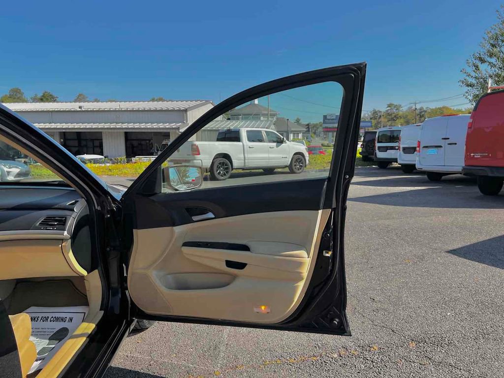 Used 2011 Honda Accord LX-P image 15