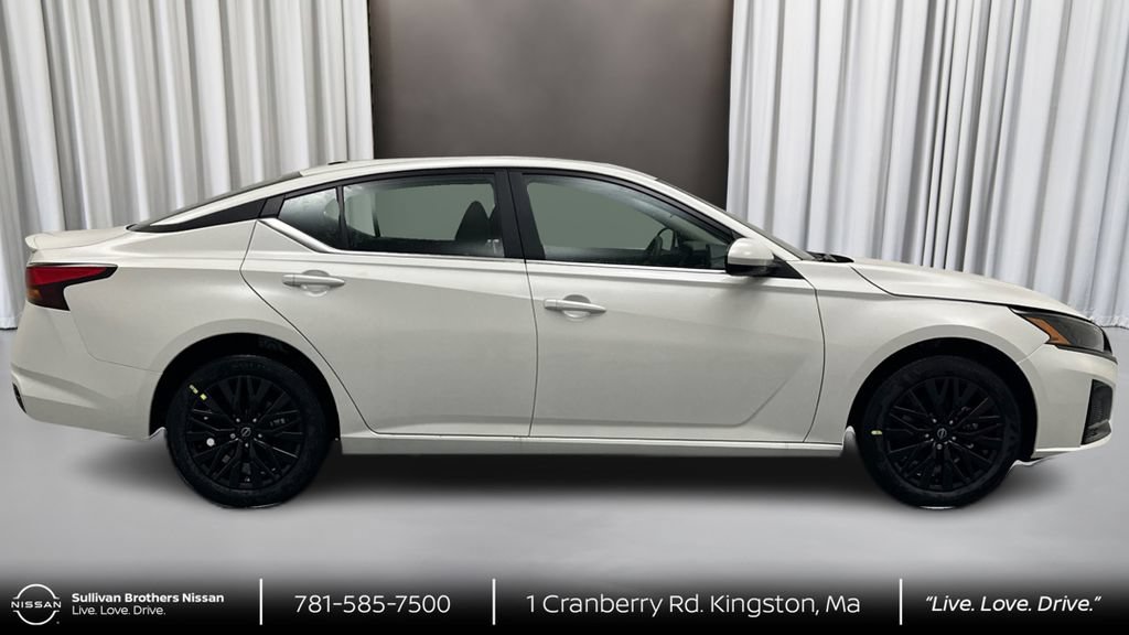 New 2026 Nissan Altima 2.5 SV w/ SV Special Edition Package AWD/4WD image 4
