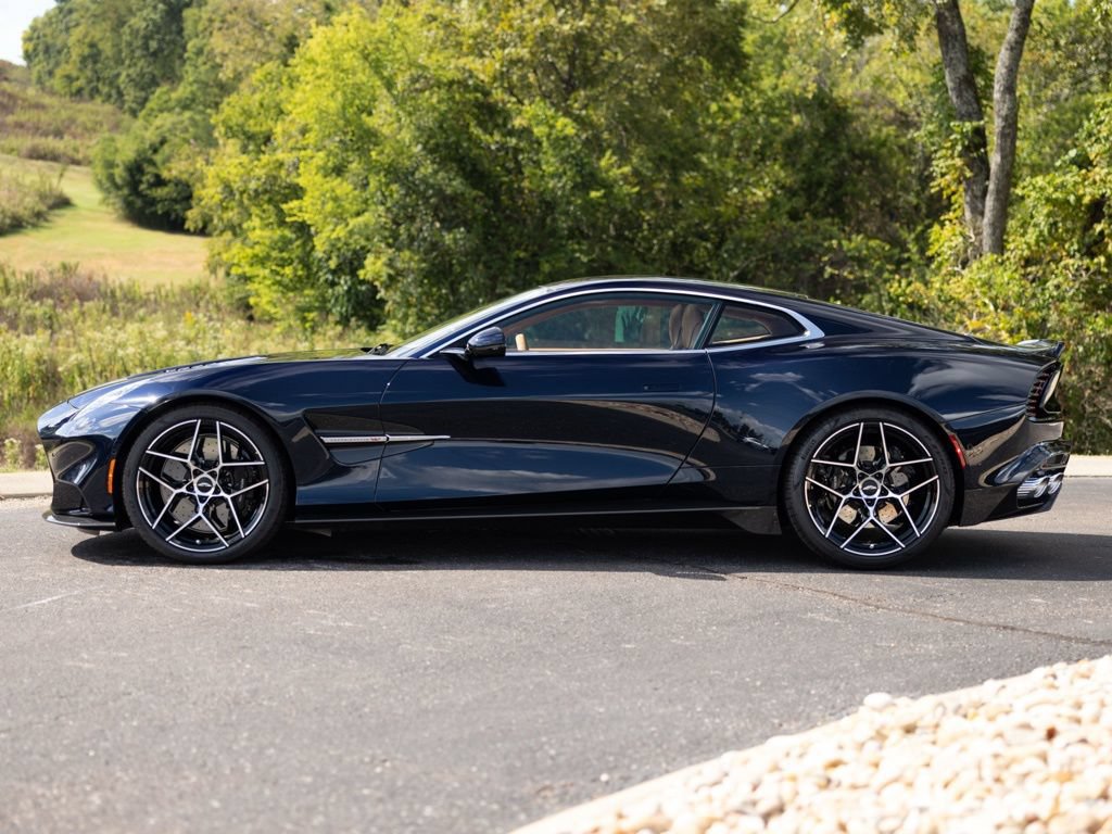 New 2026 Aston Martin Vanquish RWD image 3