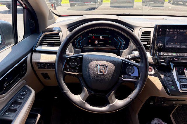 Used 2024 Honda Odyssey Touring image 9