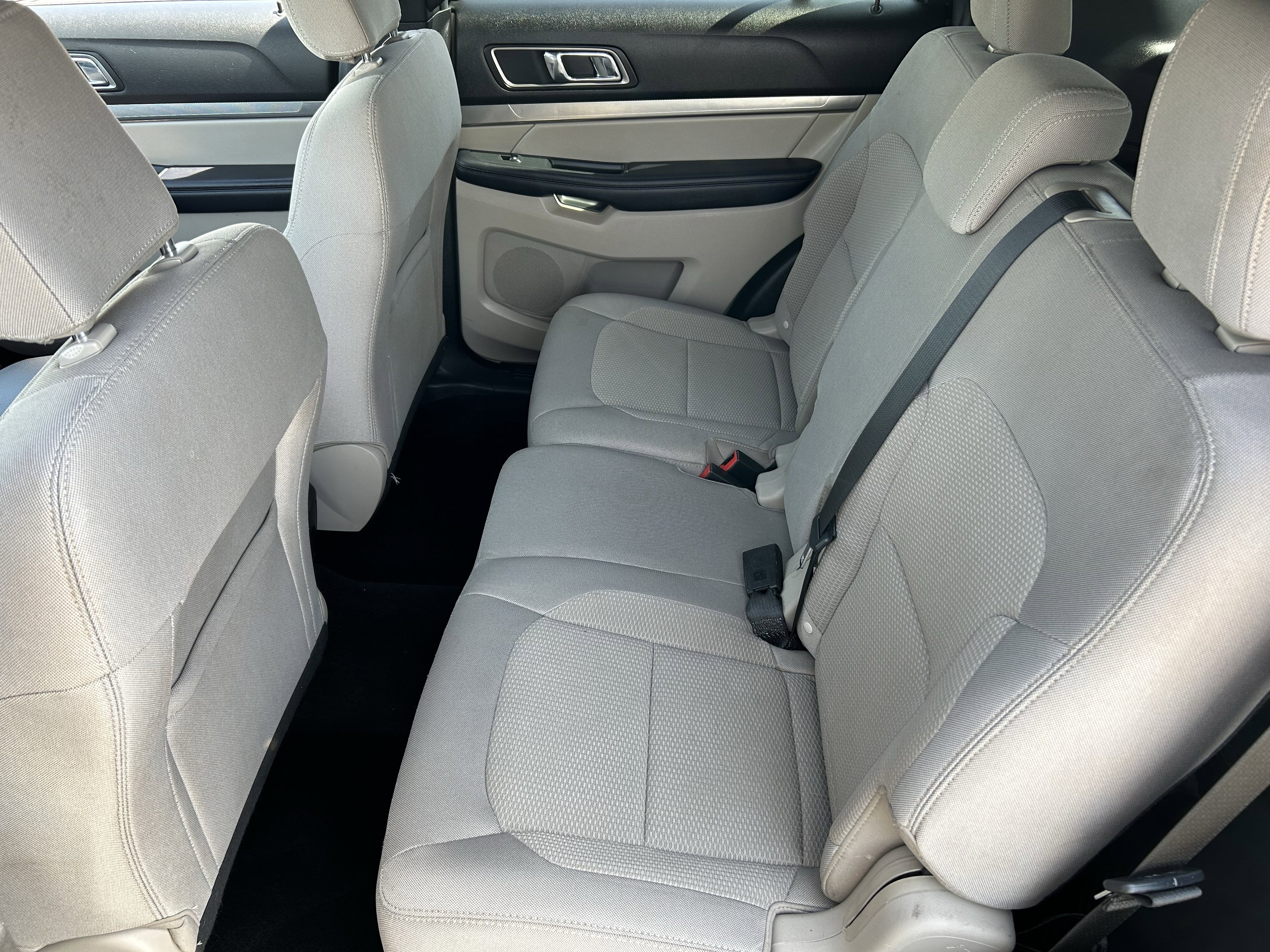 Used 2018 Ford Explorer XLT w/ Equipment Group 201A image 15