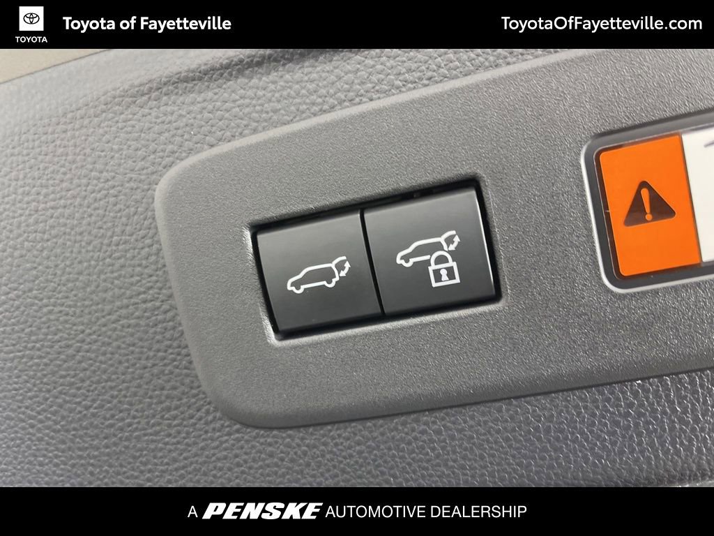 Used 2024 Lexus GX 550 550 Luxury+ w/ Cold Area Package image 12