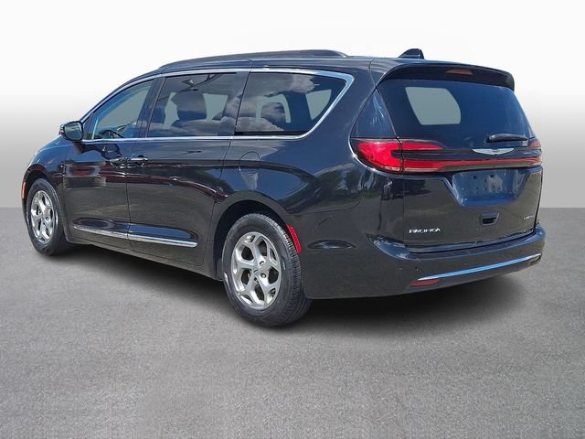 Used 2023 Chrysler Pacifica Limited FWD image 6