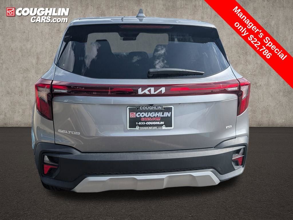 Used 2025 Kia Seltos LX AWD/4WD image 6