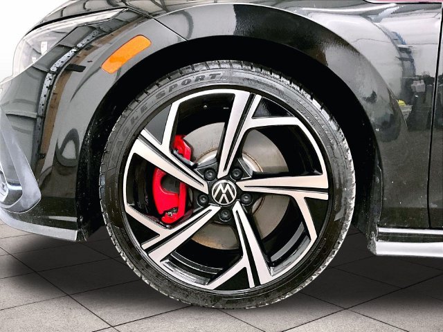 Used 2024 Volkswagen GTI SE FWD image 8