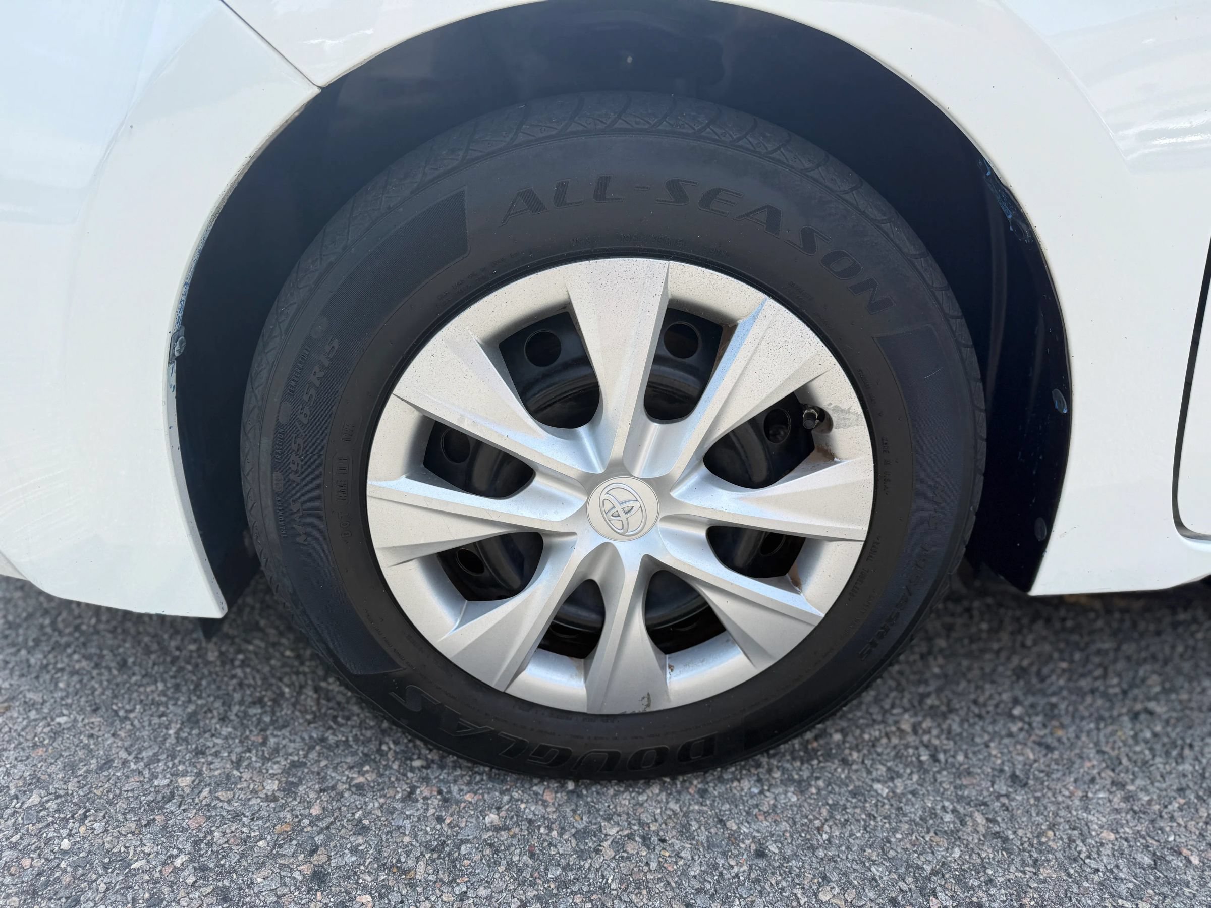 Used 2014 Toyota Corolla L FWD image 13