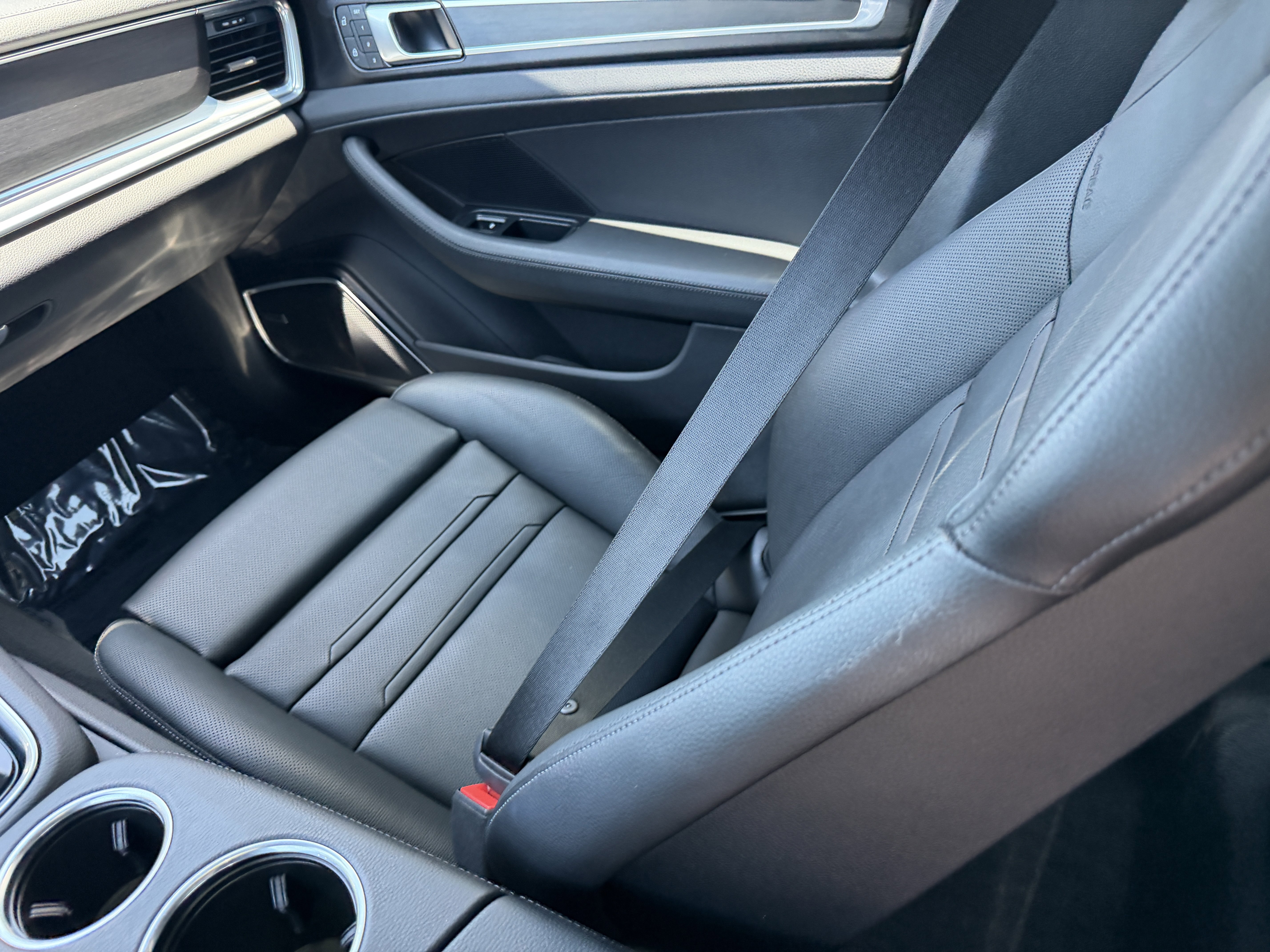 Certified 2023 Porsche Panamera AWD/4WD image 17