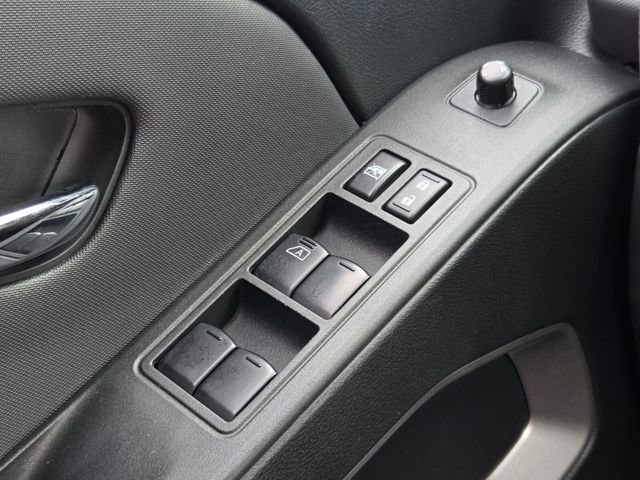 Used 2024 Nissan Frontier SV image 30