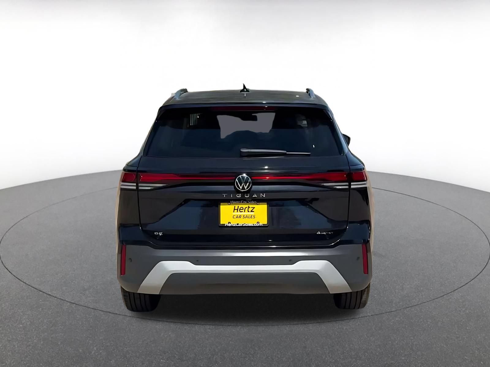Used 2026 Volkswagen Tiguan SE AWD/4WD image 12