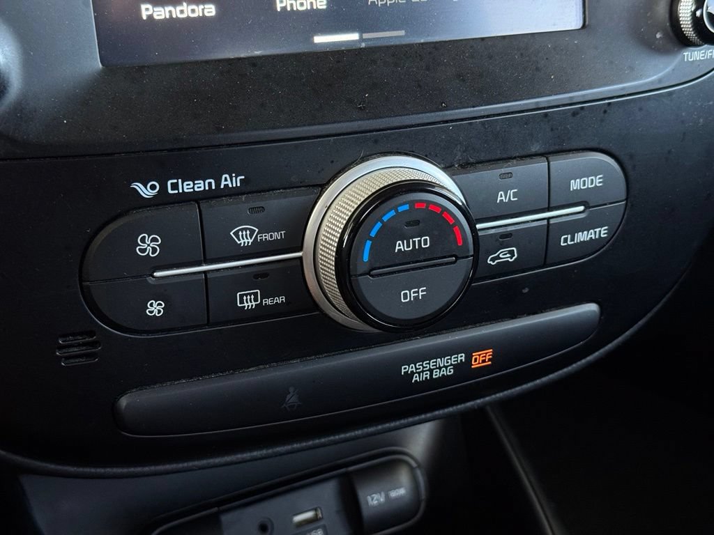 Used 2019 Kia Soul + FWD image 30