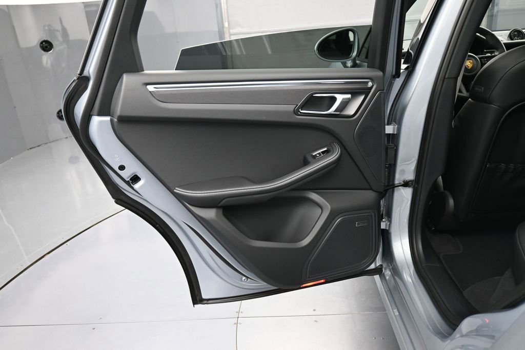 New 2026 Porsche Macan GTS AWD/4WD image 23