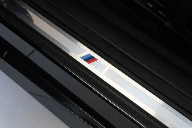 Used 2022 BMW M440i Convertible image 15