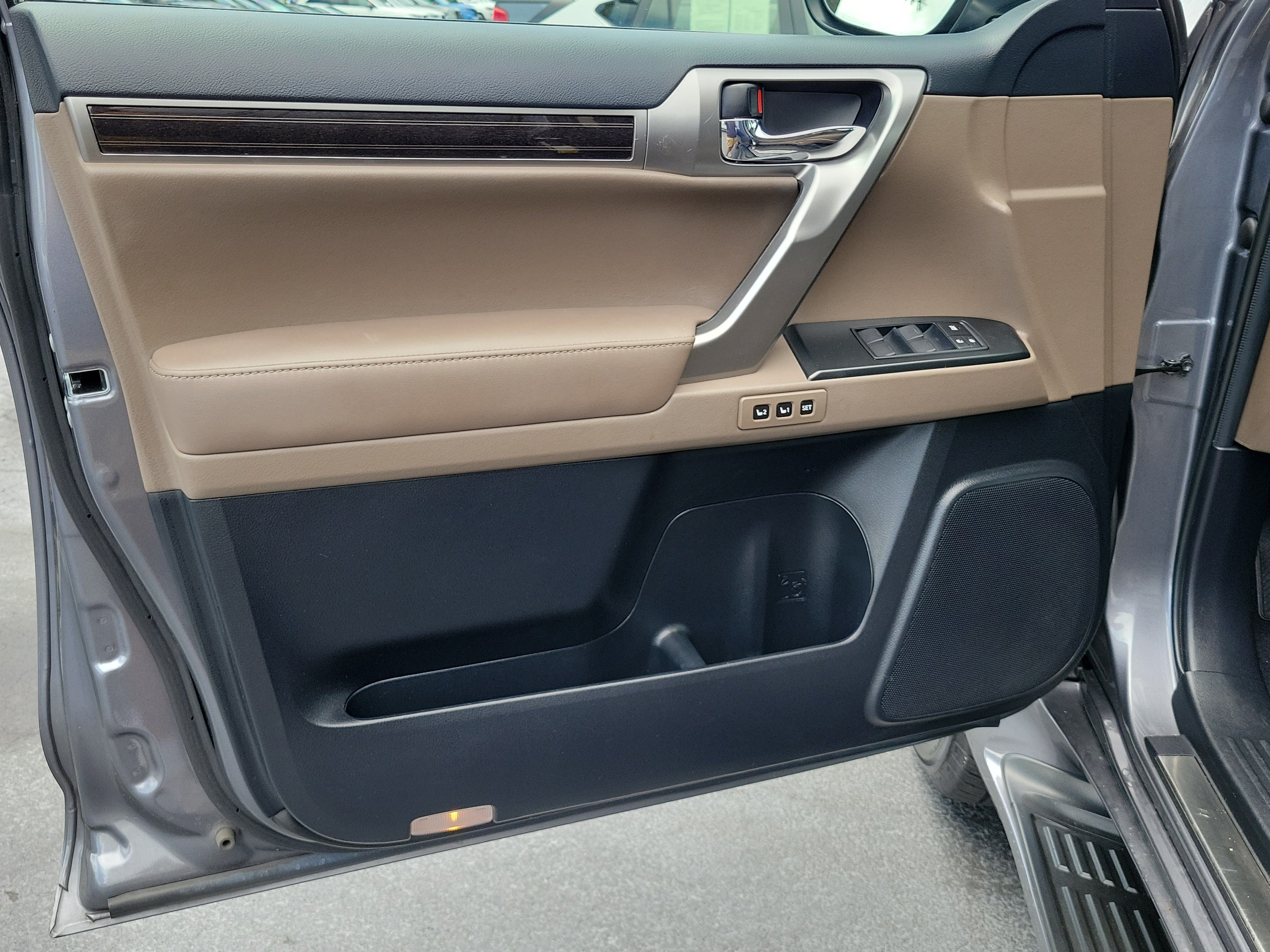 Used 2023 Lexus GX 460 Premium w/ Premium Package AWD/4WD image 18