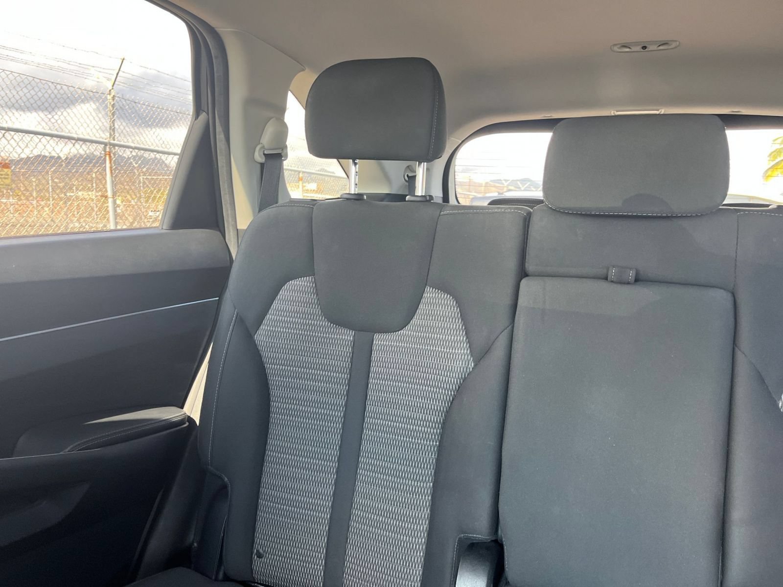 Used 2023 Kia Sorento LX FWD image 39