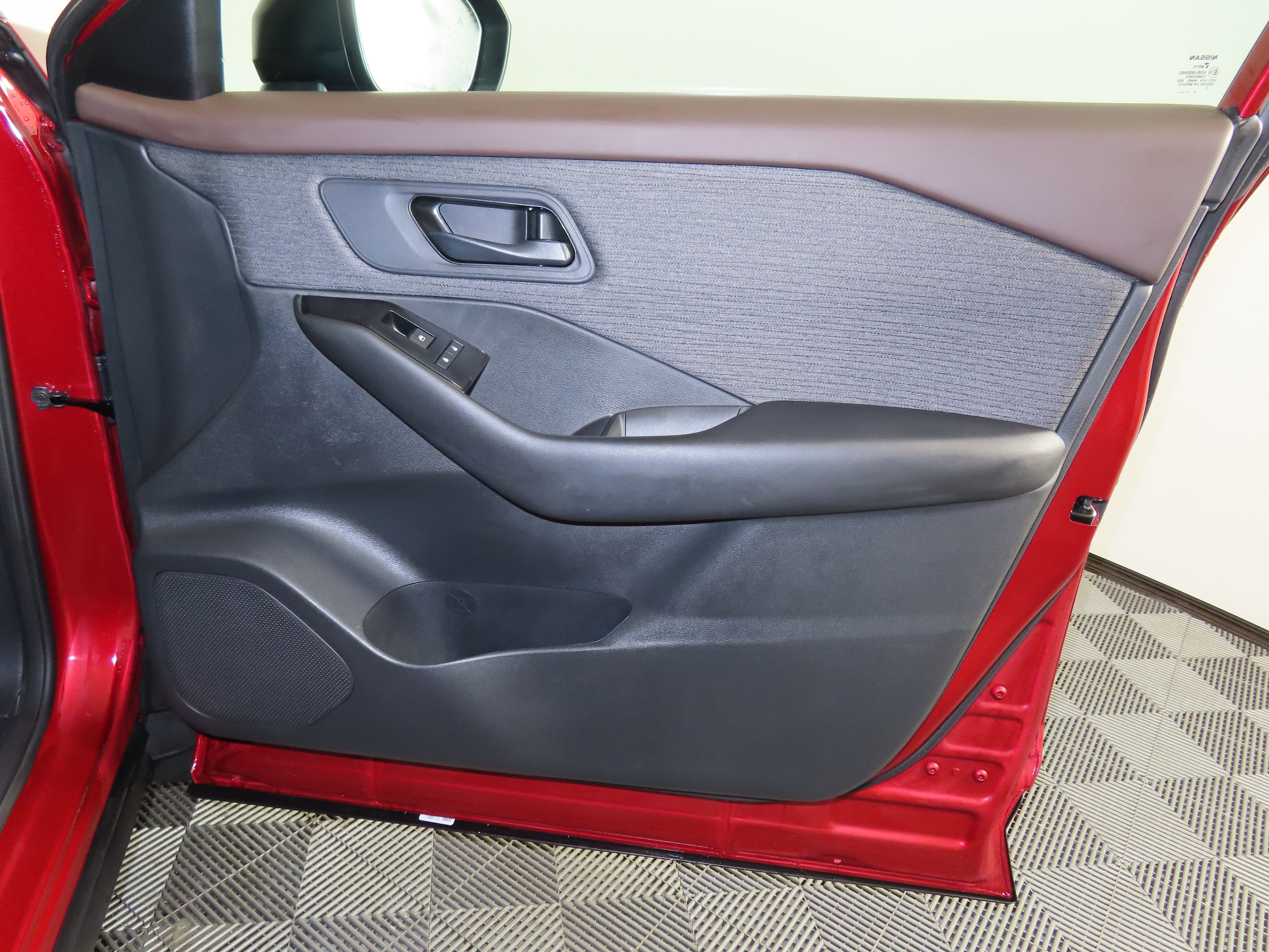 Certified 2023 Nissan Rogue S image 39