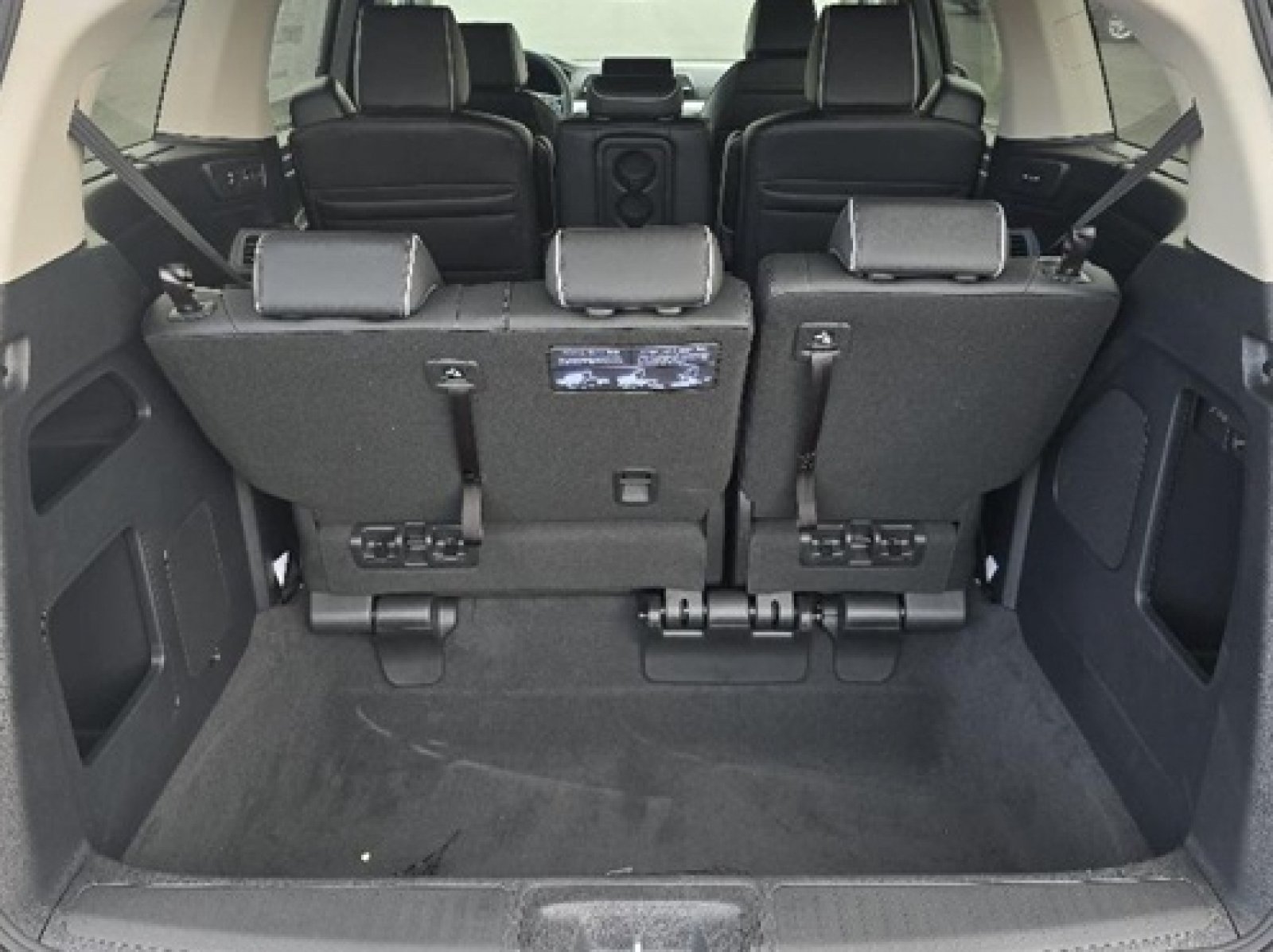 New 2026 Honda Odyssey Touring image 23