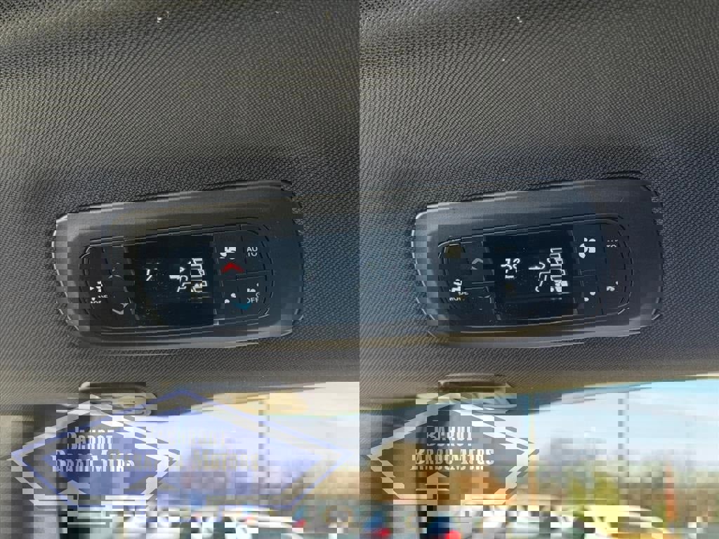 New 2026 Chrysler Pacifica Select w/ S Appearance Package image 13