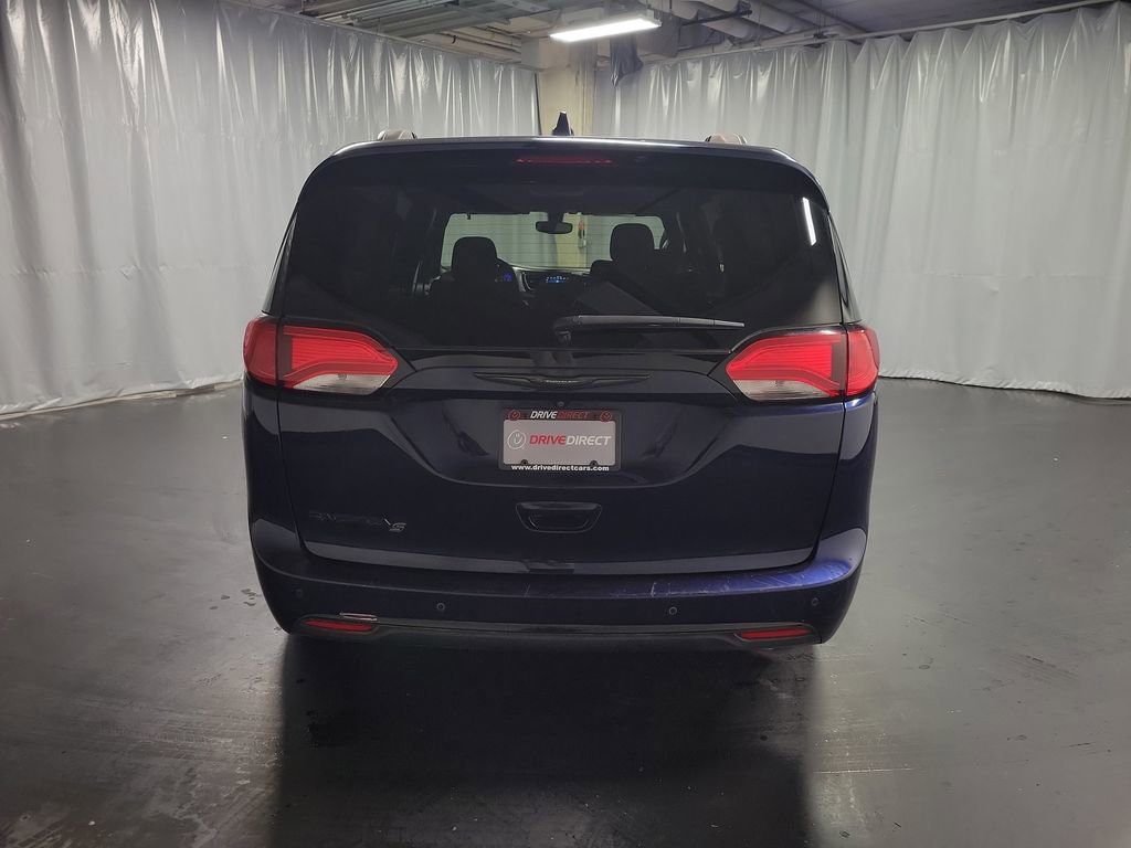 Used 2019 Chrysler Pacifica Touring Plus w/ S Appearance Package image 8