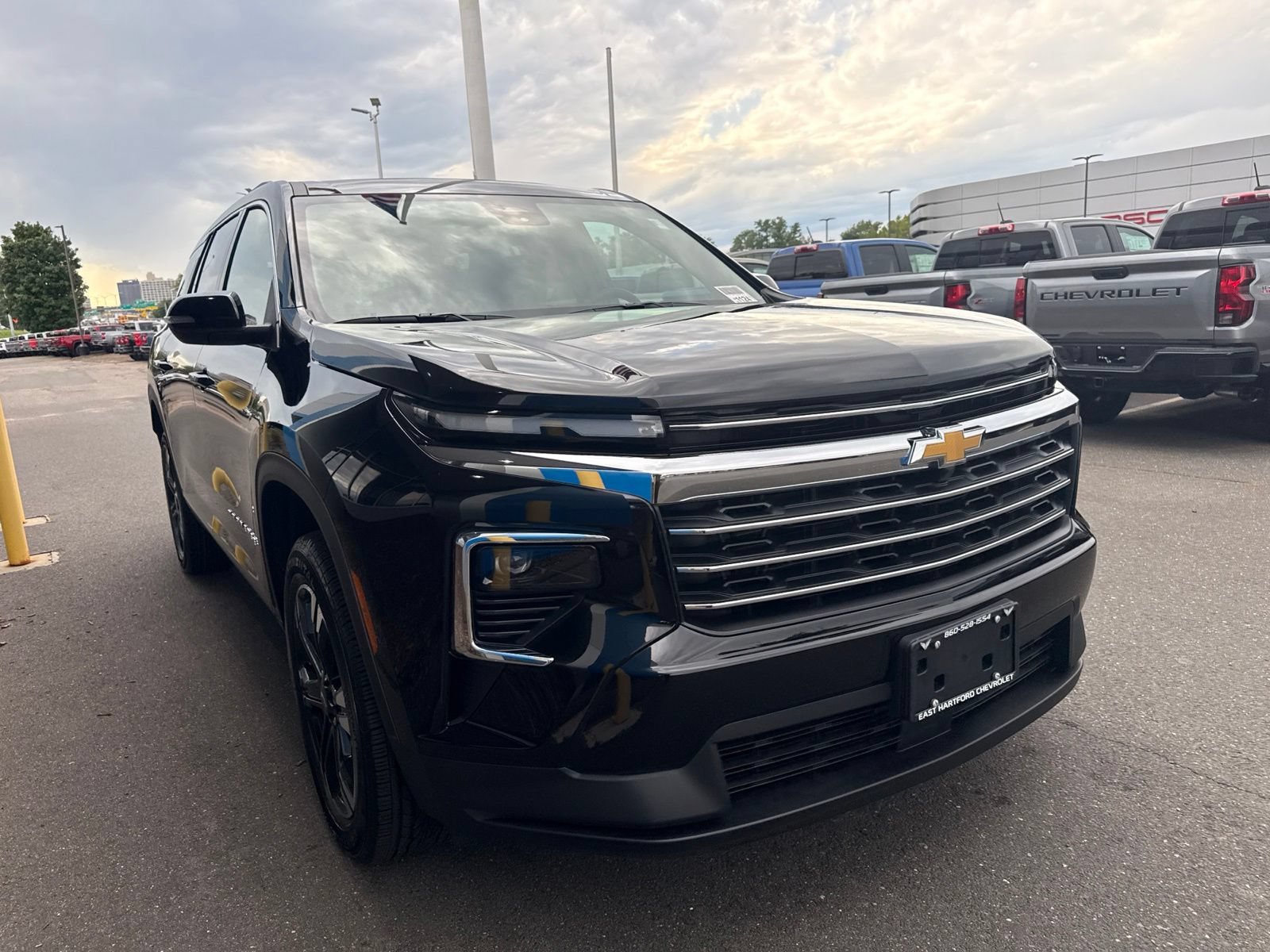 New 2027 Chevrolet Traverse LT w/ Sun and Wheel Package AWD/4WD image 4