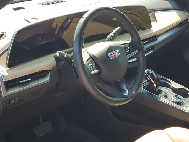Used 2024 Cadillac XT4 Premium Luxury w/ Cold Weather Package AWD/4WD image 11