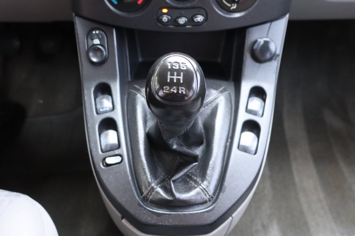 Used 2005 Saturn Vue 2WD w/ Sport Plus Pkg image 33