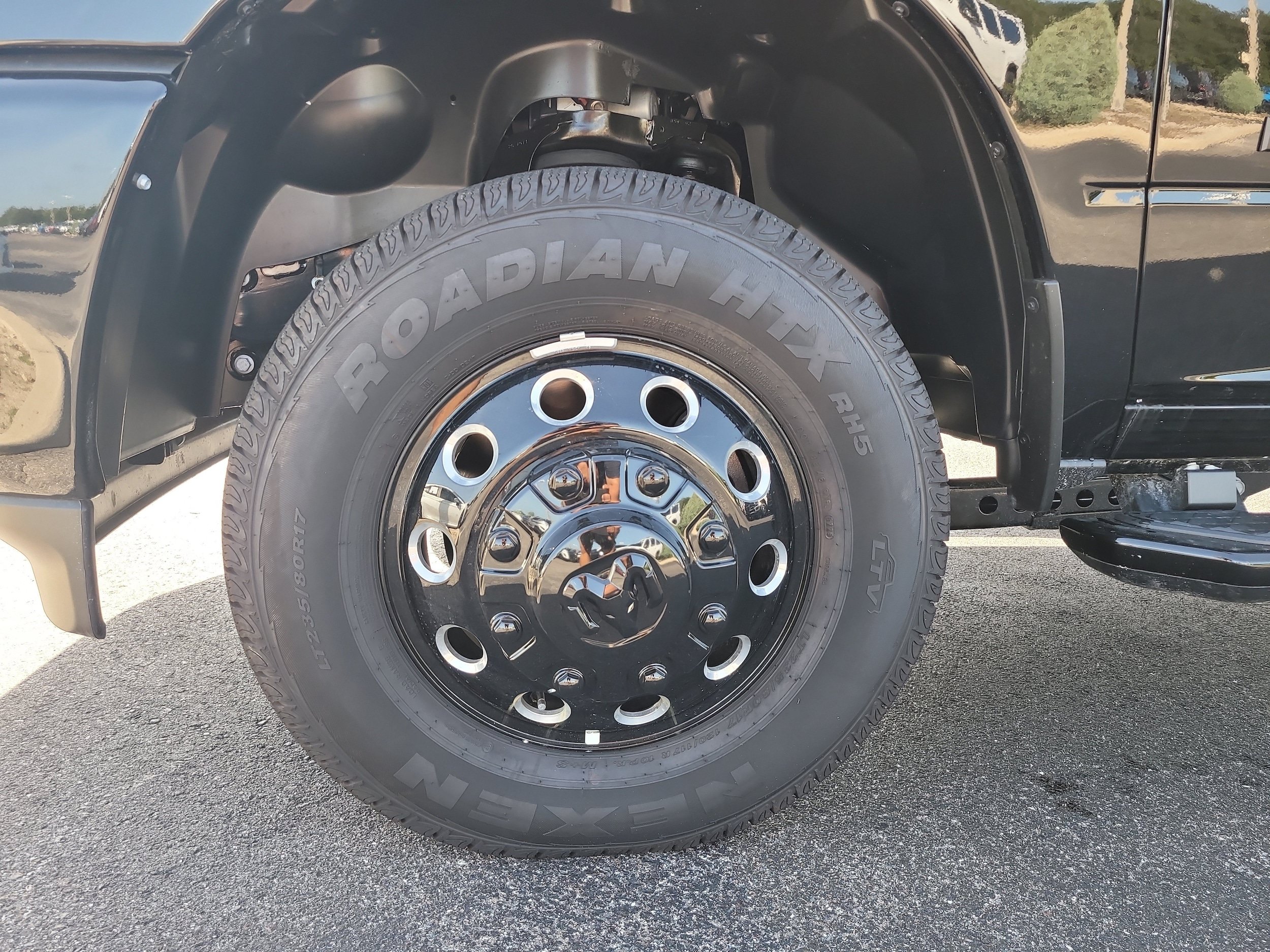 New 2026 RAM 3500 Laramie w/ Night Edition AWD/4WD image 10