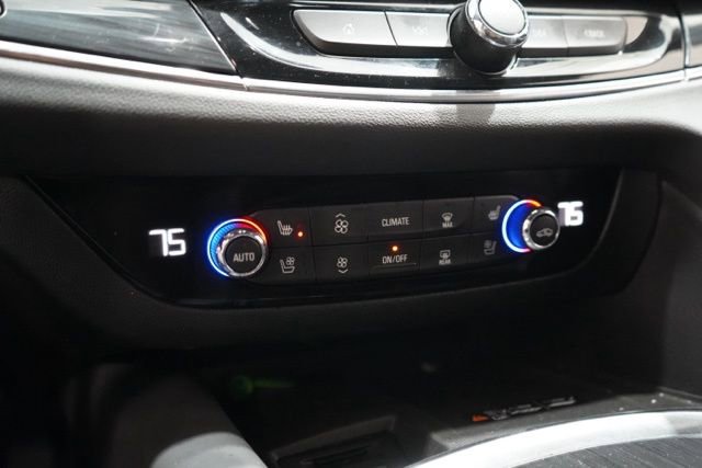 Used 2024 Buick Enclave Premium image 29