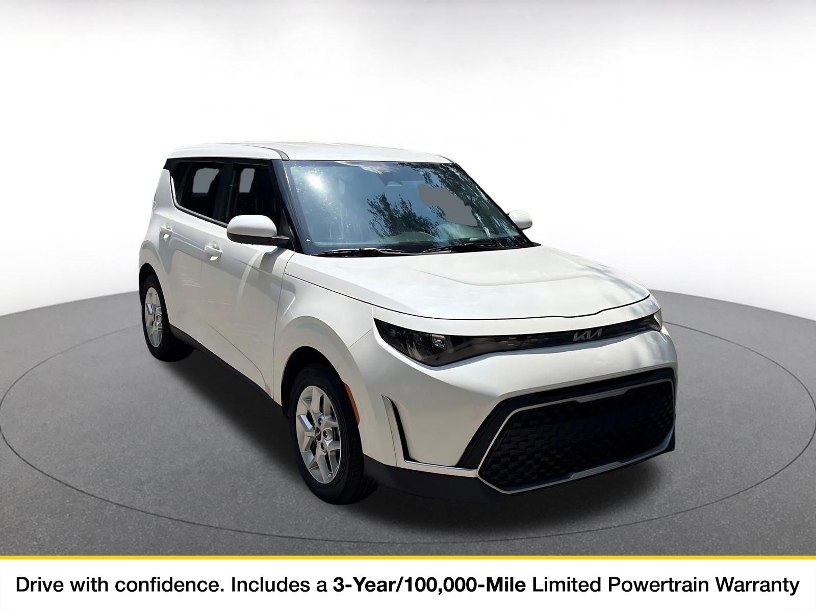 Used 2025 Kia Soul LX w/ LX Technology Package FWD image 1