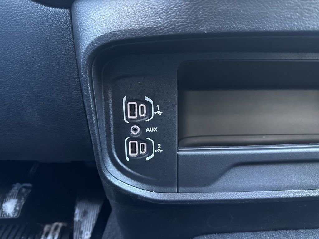 New 2026 RAM 3500 Big Horn AWD/4WD image 18