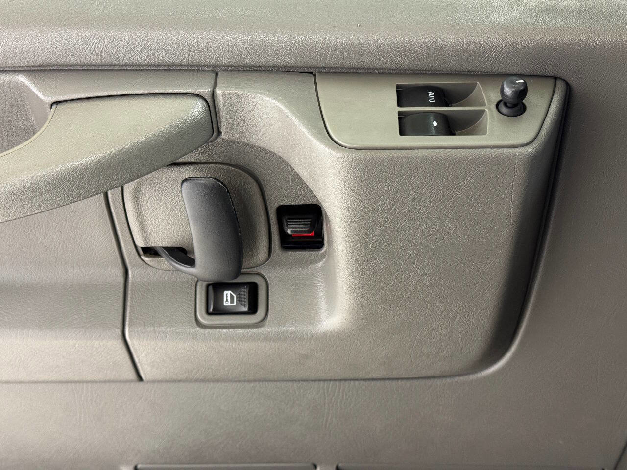 Used 2013 Chevrolet Express 1500 image 54