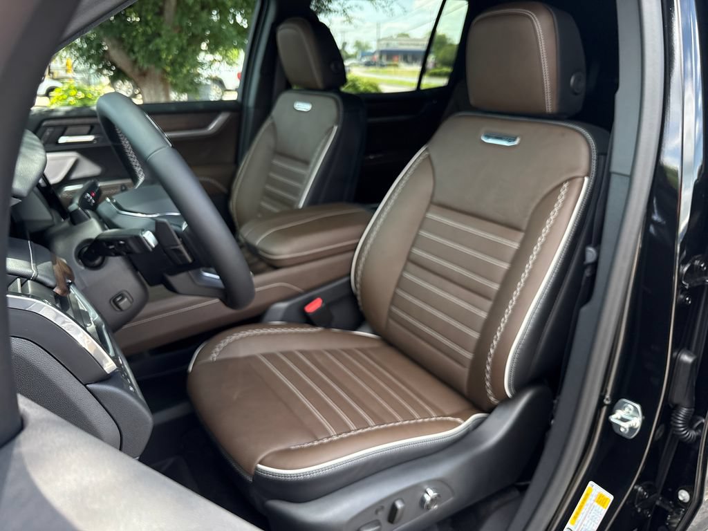 New 2026 GMC Acadia Denali Ultimate w/ LPO, Floor Liner Package AWD/4WD image 14