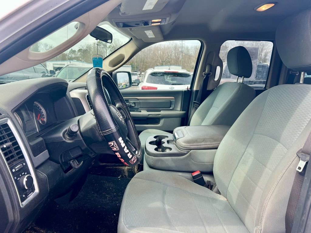 Used 2018 RAM 1500 Classic SLT image 4